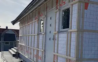 Tømrerarbeid med fokus på konstruksjon og kvalitet